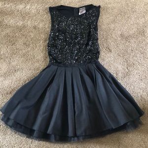 Black Cocktail Dress - great for prom!